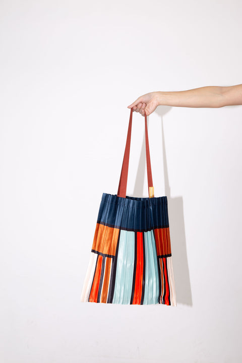 Satin pleated bag Chia - MULTITUDE
