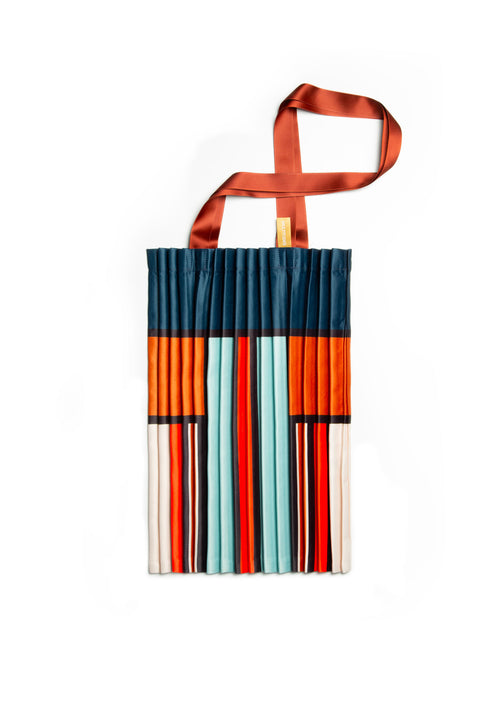 Satin pleated bag Chia - MULTITUDE