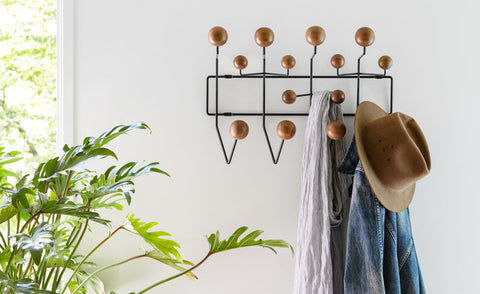 Hang it all Walnut VITRA – Ligne Brussels