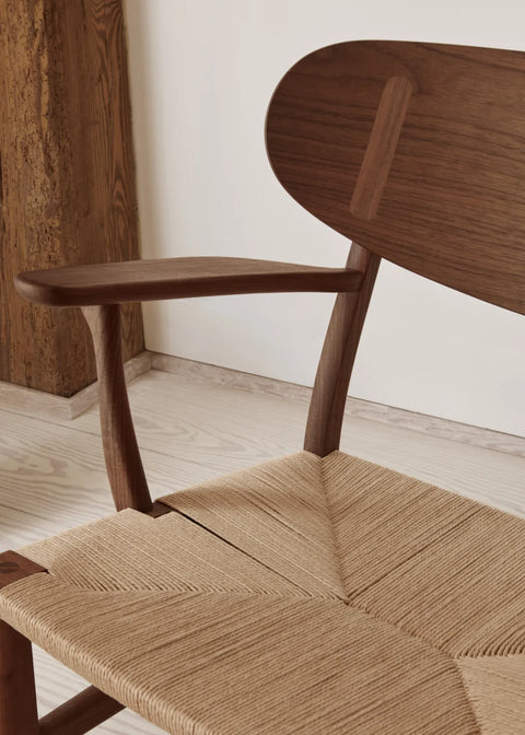 CH22 Lounge Chair Walnut / Black - CARL HANSEN
